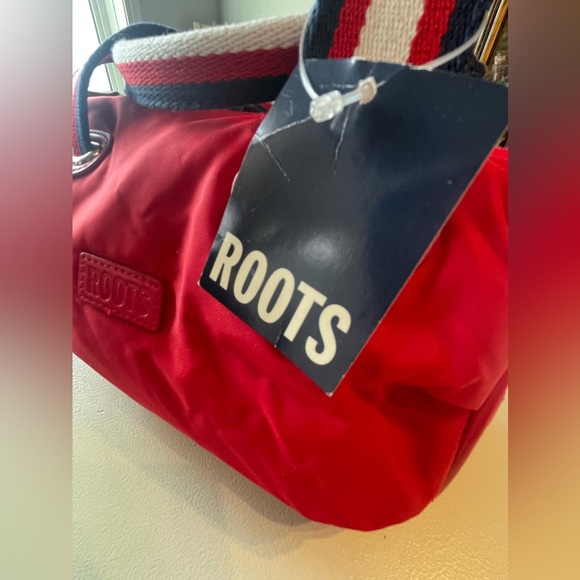 Roots mini duffel purse - Picture 7 of 9